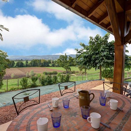 Gite Cosy Avec Poele, Terrasse Et Jardin Prive A Saint-Forgeux-Lespinasse - Fr-1-496-37 Екстериор снимка
