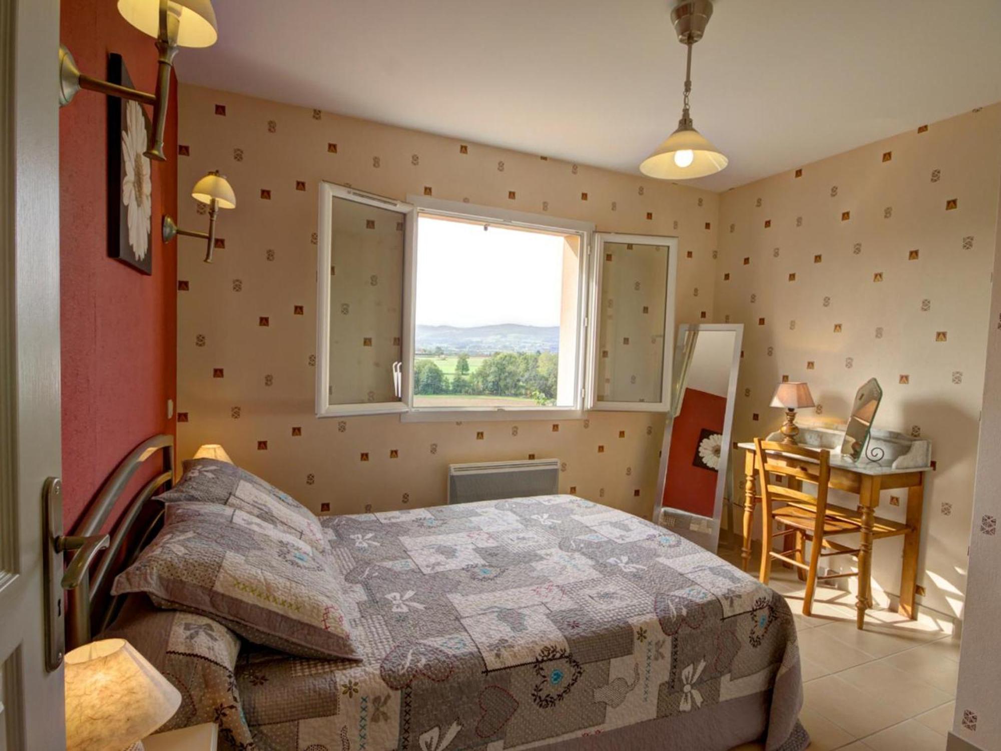 Gite Cosy Avec Poele, Terrasse Et Jardin Prive A Saint-Forgeux-Lespinasse - Fr-1-496-37 Екстериор снимка